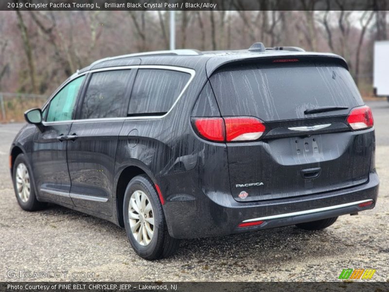 Brilliant Black Crystal Pearl / Black/Alloy 2019 Chrysler Pacifica Touring L