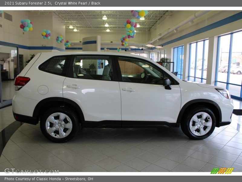 Crystal White Pearl / Black 2021 Subaru Forester 2.5i