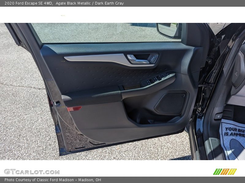 Agate Black Metallic / Dark Earth Gray 2020 Ford Escape SE 4WD