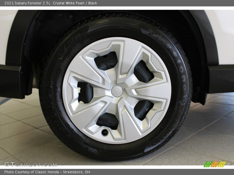 Crystal White Pearl / Black 2021 Subaru Forester 2.5i