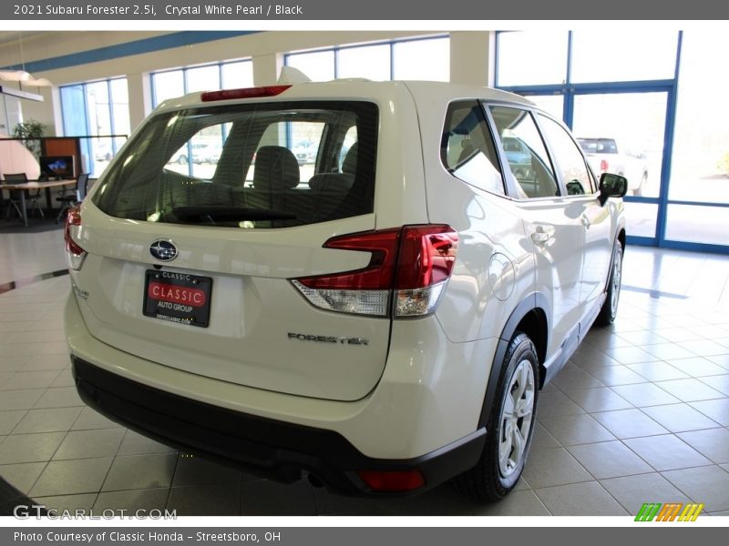 Crystal White Pearl / Black 2021 Subaru Forester 2.5i