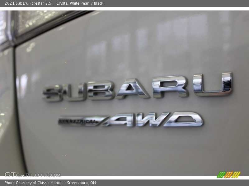 Crystal White Pearl / Black 2021 Subaru Forester 2.5i