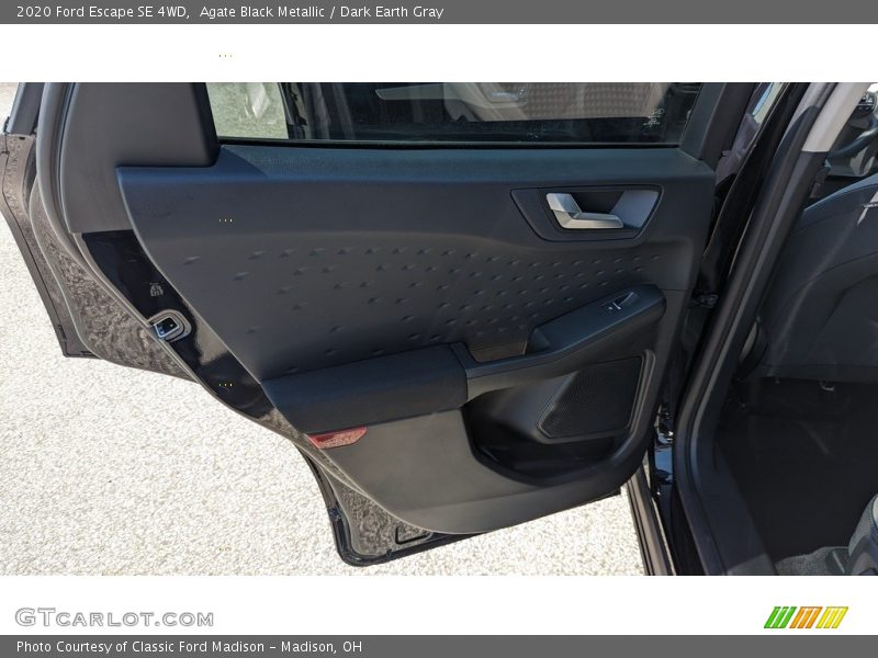 Agate Black Metallic / Dark Earth Gray 2020 Ford Escape SE 4WD