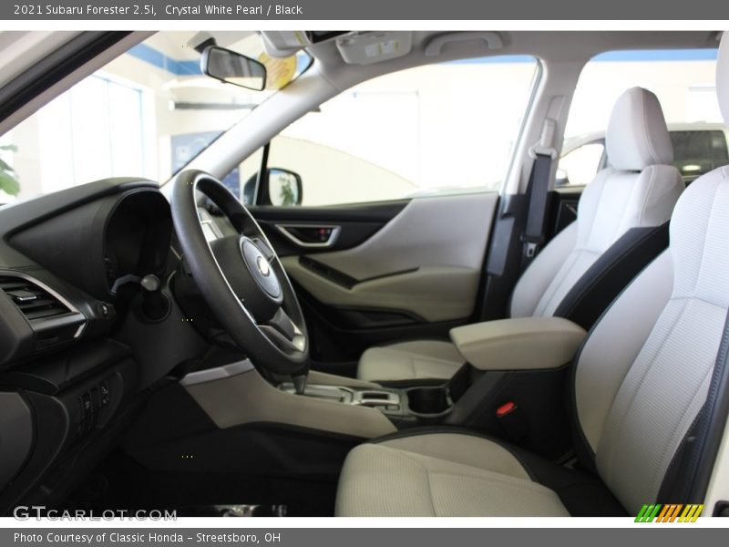 Crystal White Pearl / Black 2021 Subaru Forester 2.5i