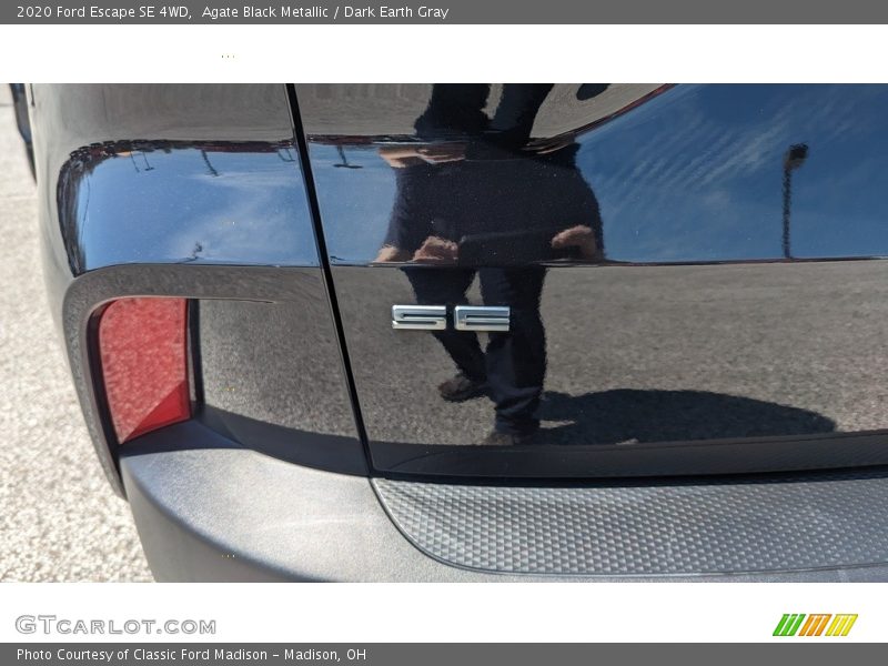 Agate Black Metallic / Dark Earth Gray 2020 Ford Escape SE 4WD