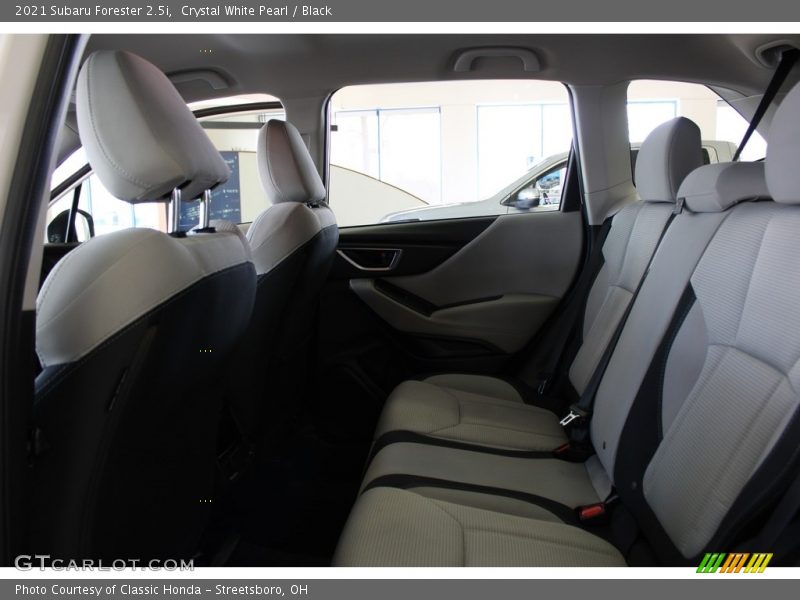 Crystal White Pearl / Black 2021 Subaru Forester 2.5i