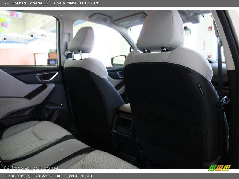 Crystal White Pearl / Black 2021 Subaru Forester 2.5i