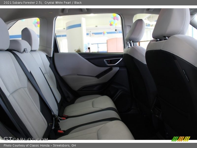 Crystal White Pearl / Black 2021 Subaru Forester 2.5i