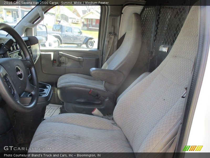 Summit White / Medium Pewter 2018 GMC Savana Van 2500 Cargo