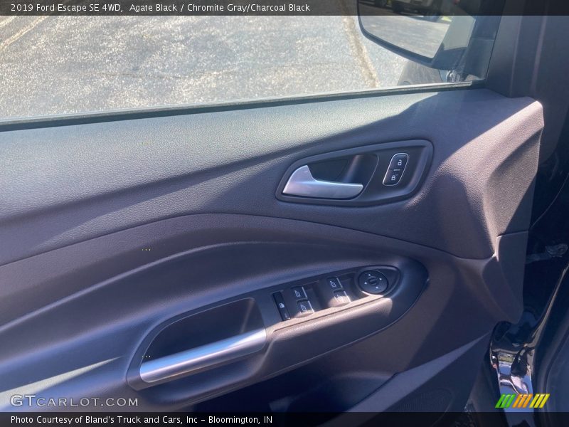Agate Black / Chromite Gray/Charcoal Black 2019 Ford Escape SE 4WD