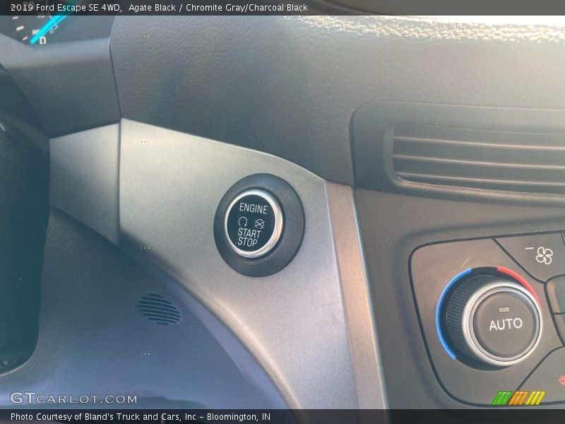 Agate Black / Chromite Gray/Charcoal Black 2019 Ford Escape SE 4WD