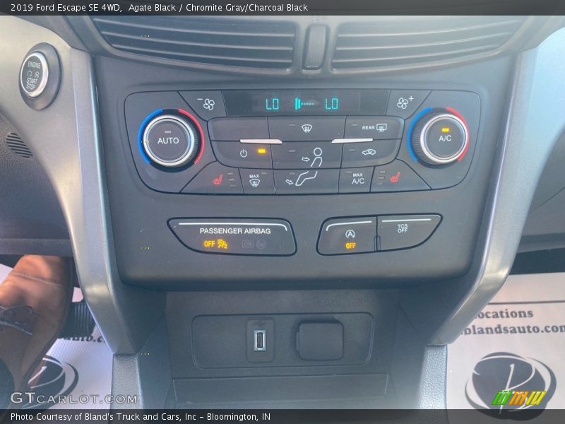 Agate Black / Chromite Gray/Charcoal Black 2019 Ford Escape SE 4WD