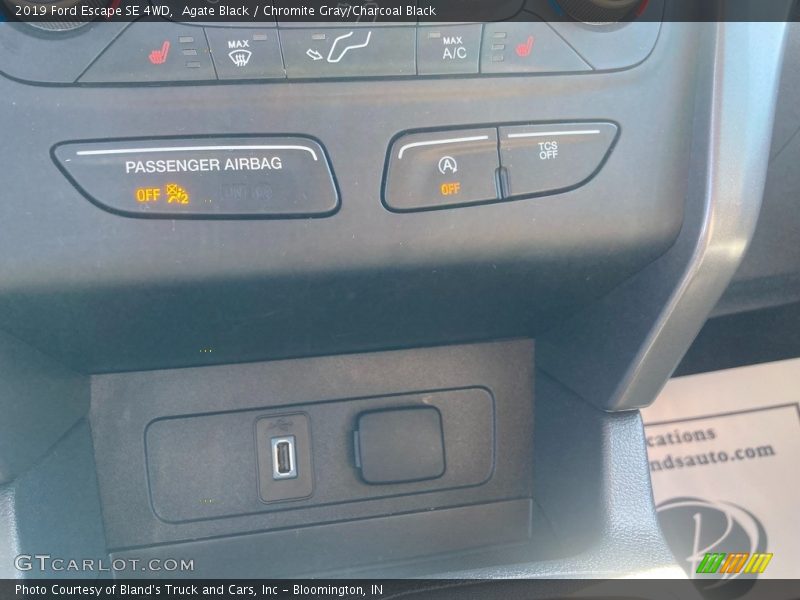 Agate Black / Chromite Gray/Charcoal Black 2019 Ford Escape SE 4WD