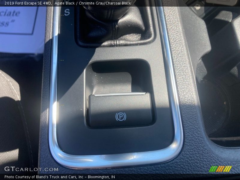 Agate Black / Chromite Gray/Charcoal Black 2019 Ford Escape SE 4WD