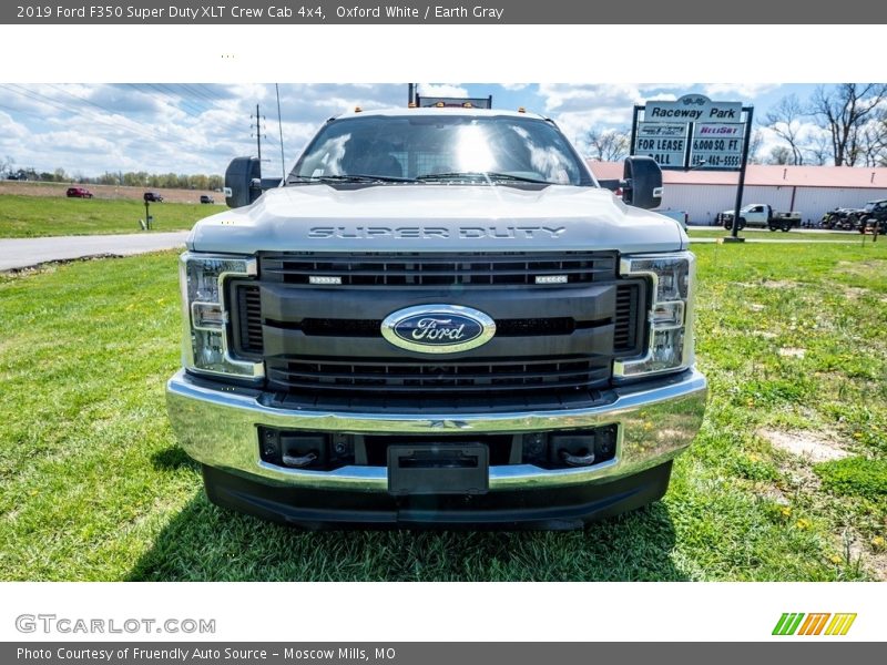Oxford White / Earth Gray 2019 Ford F350 Super Duty XLT Crew Cab 4x4