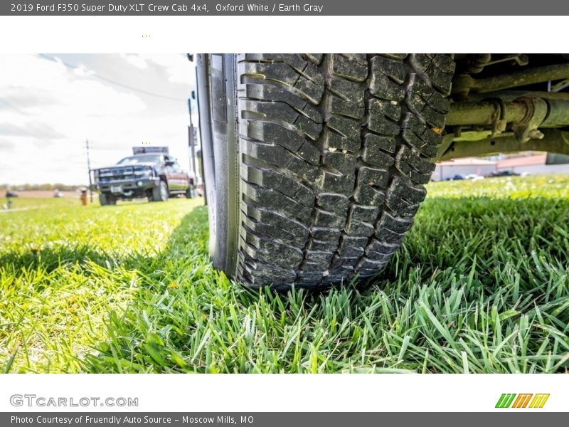 Oxford White / Earth Gray 2019 Ford F350 Super Duty XLT Crew Cab 4x4