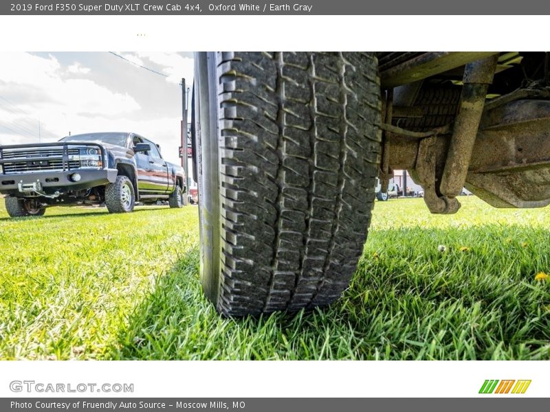 Oxford White / Earth Gray 2019 Ford F350 Super Duty XLT Crew Cab 4x4