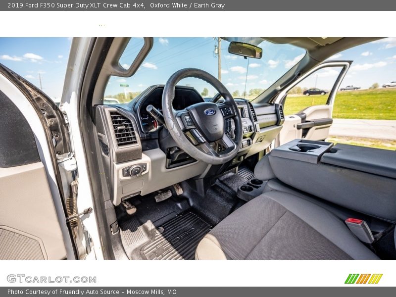 Oxford White / Earth Gray 2019 Ford F350 Super Duty XLT Crew Cab 4x4