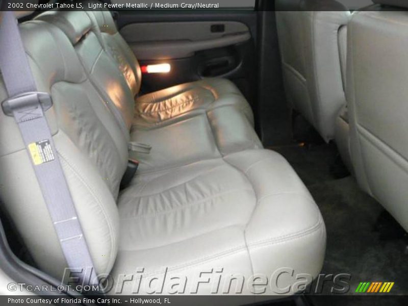 Light Pewter Metallic / Medium Gray/Neutral 2002 Chevrolet Tahoe LS