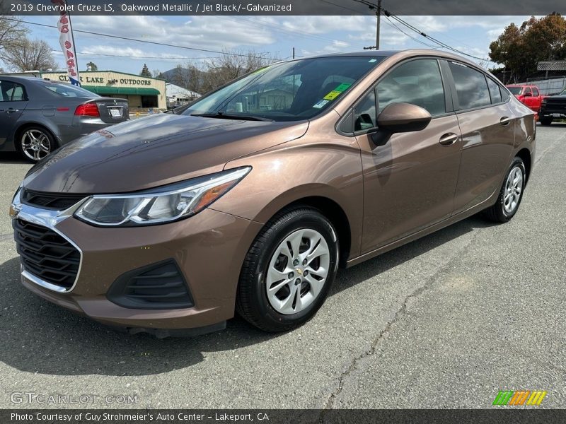 Front 3/4 View of 2019 Cruze LS