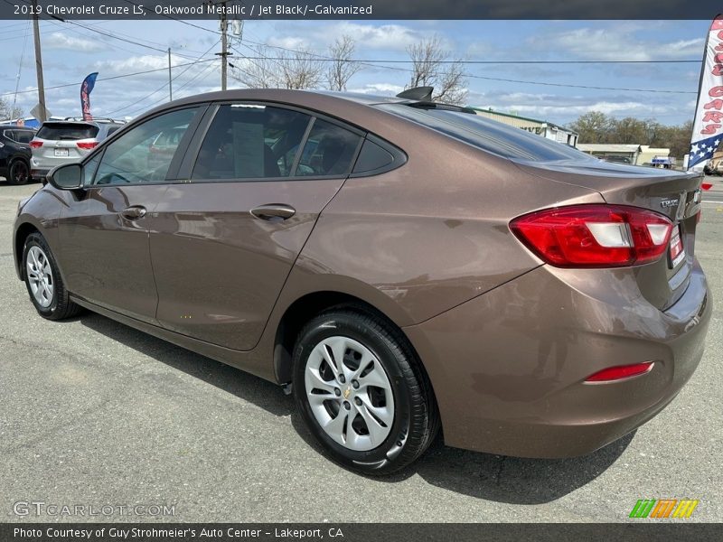 Oakwood Metallic / Jet Black/­Galvanized 2019 Chevrolet Cruze LS