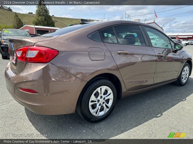 Oakwood Metallic / Jet Black/­Galvanized 2019 Chevrolet Cruze LS
