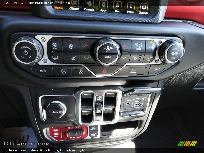 Black / Black 2023 Jeep Gladiator Rubicon 4x4
