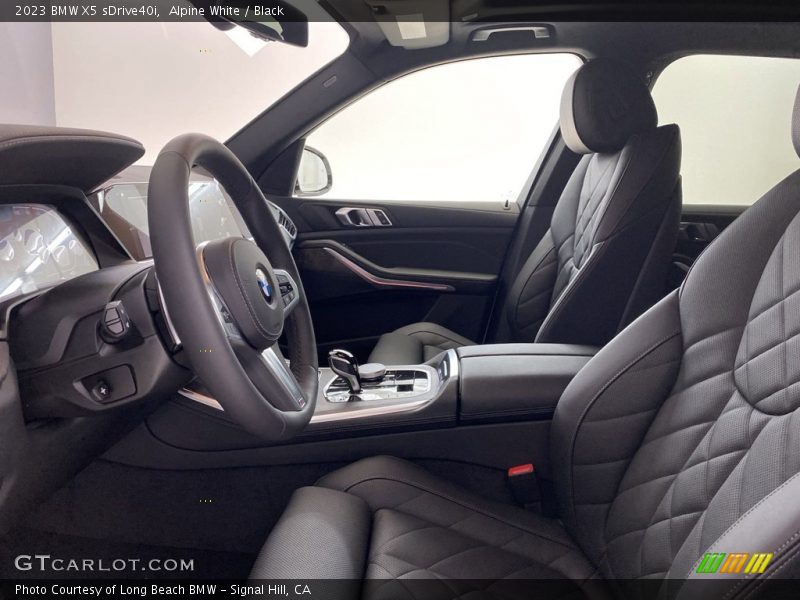 Alpine White / Black 2023 BMW X5 sDrive40i