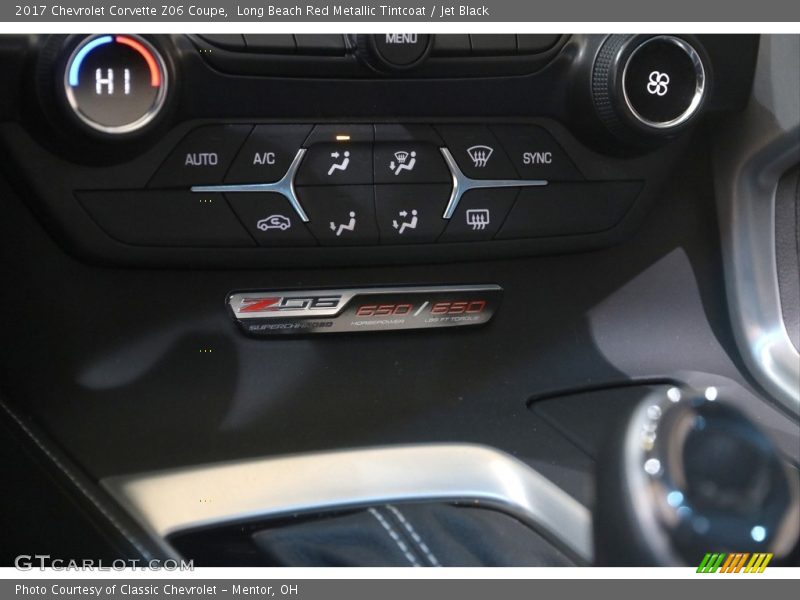 Controls of 2017 Corvette Z06 Coupe
