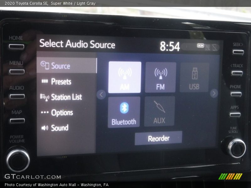 Super White / Light Gray 2020 Toyota Corolla SE