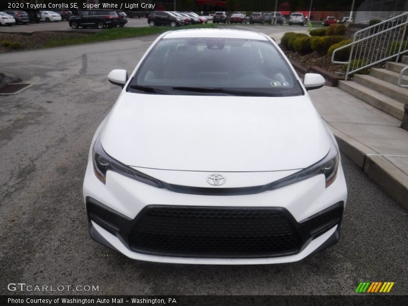 Super White / Light Gray 2020 Toyota Corolla SE