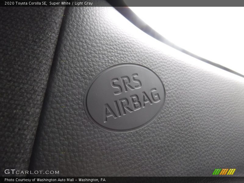 Super White / Light Gray 2020 Toyota Corolla SE