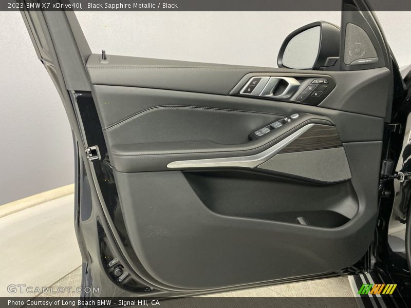 Black Sapphire Metallic / Black 2023 BMW X7 xDrive40i