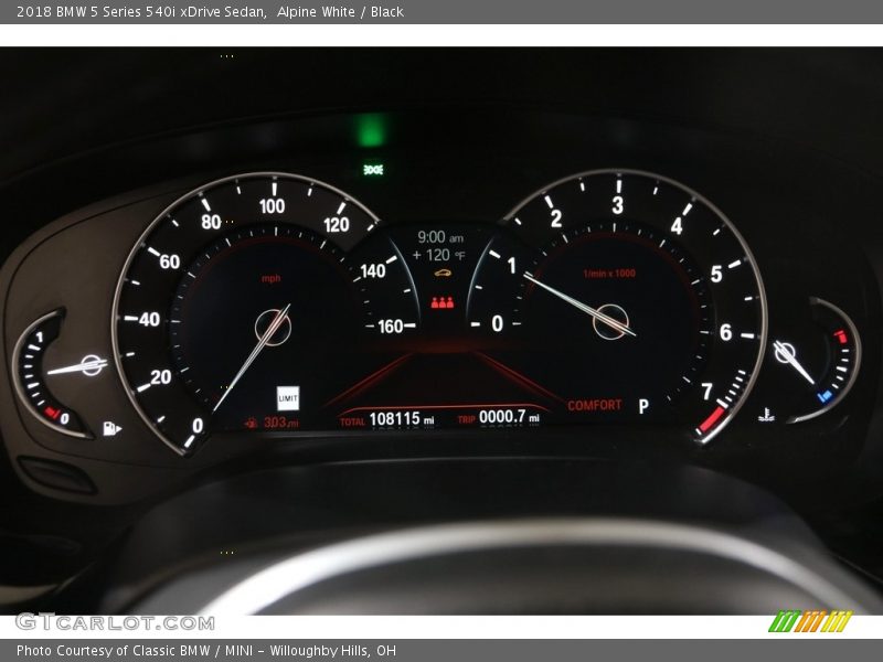 Alpine White / Black 2018 BMW 5 Series 540i xDrive Sedan