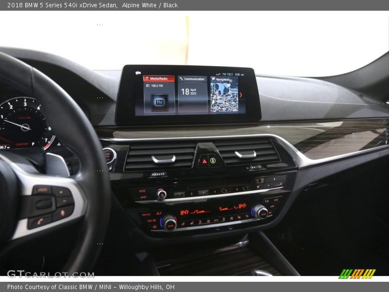 Alpine White / Black 2018 BMW 5 Series 540i xDrive Sedan