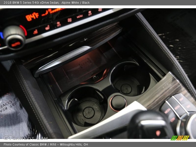 Alpine White / Black 2018 BMW 5 Series 540i xDrive Sedan