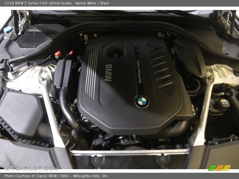 Alpine White / Black 2018 BMW 5 Series 540i xDrive Sedan