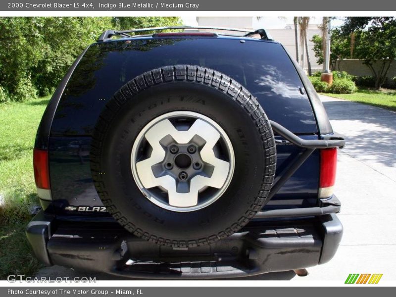 Indigo Blue Metallic / Medium Gray 2000 Chevrolet Blazer LS 4x4