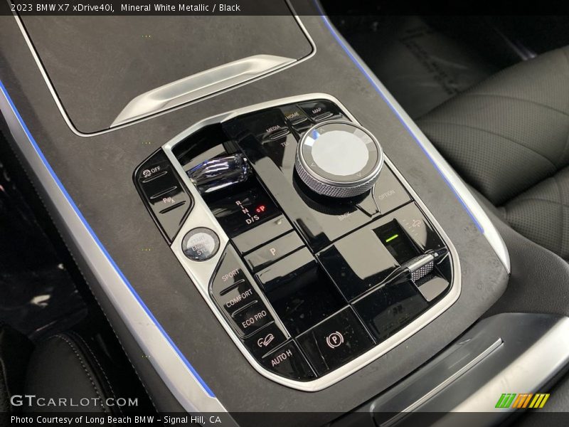 Mineral White Metallic / Black 2023 BMW X7 xDrive40i