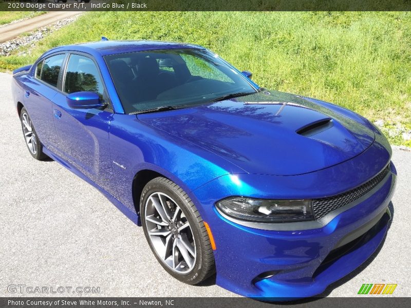 Front 3/4 View of 2020 Charger R/T