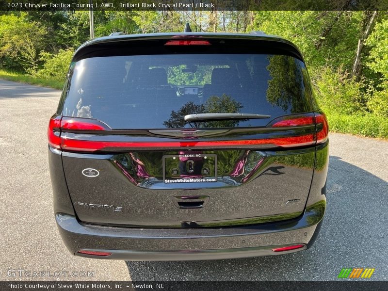 Brilliant Black Crystal Pearl / Black 2023 Chrysler Pacifica Touring L AWD