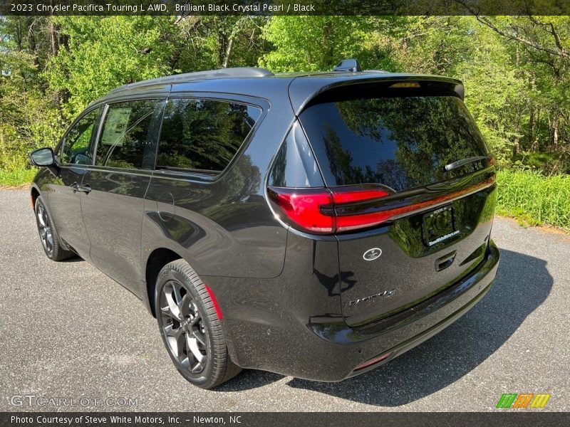 Brilliant Black Crystal Pearl / Black 2023 Chrysler Pacifica Touring L AWD