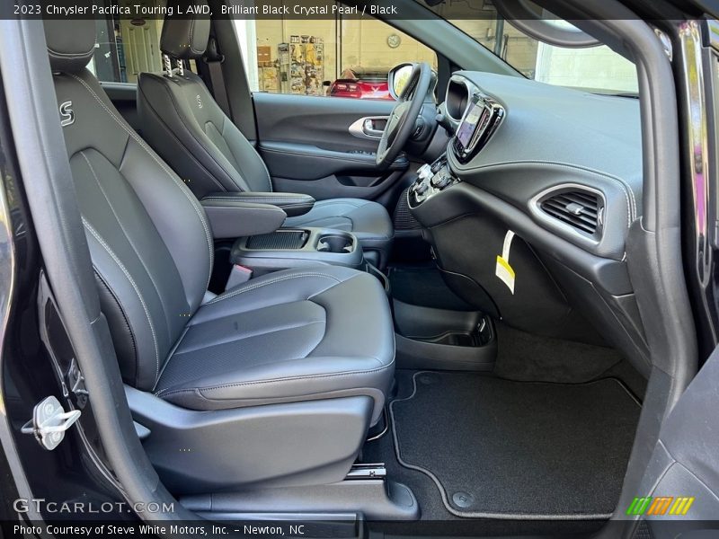 Front Seat of 2023 Pacifica Touring L AWD