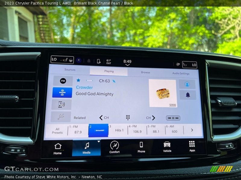 Brilliant Black Crystal Pearl / Black 2023 Chrysler Pacifica Touring L AWD
