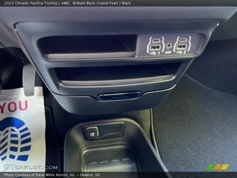 Brilliant Black Crystal Pearl / Black 2023 Chrysler Pacifica Touring L AWD
