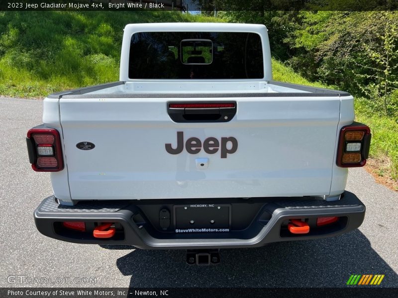 Bright White / Black 2023 Jeep Gladiator Mojave 4x4