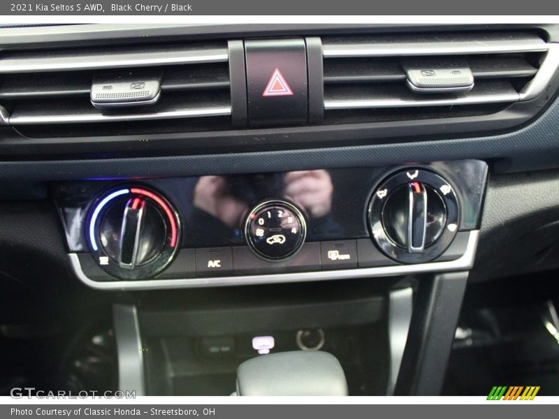 Black Cherry / Black 2021 Kia Seltos S AWD