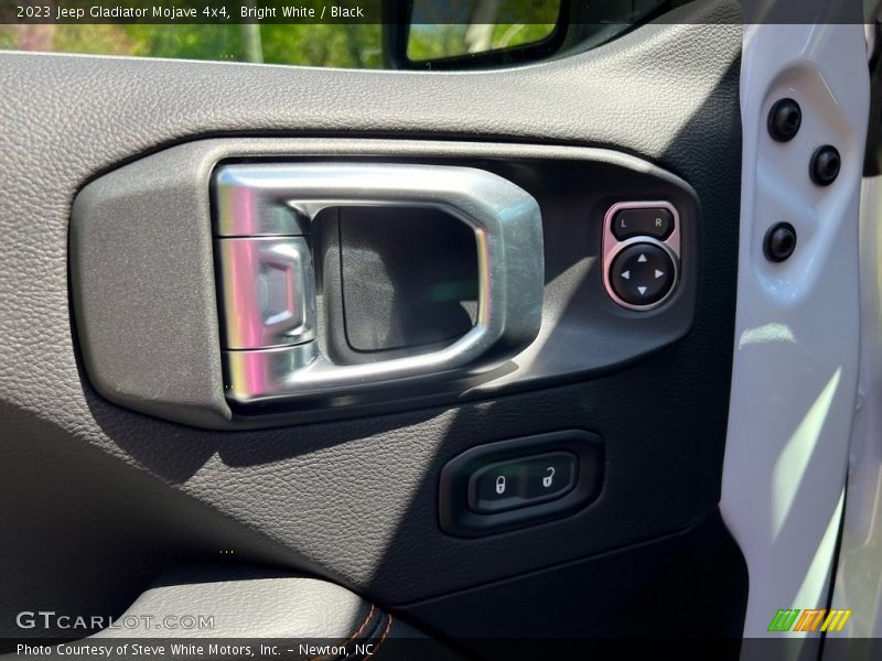 Bright White / Black 2023 Jeep Gladiator Mojave 4x4