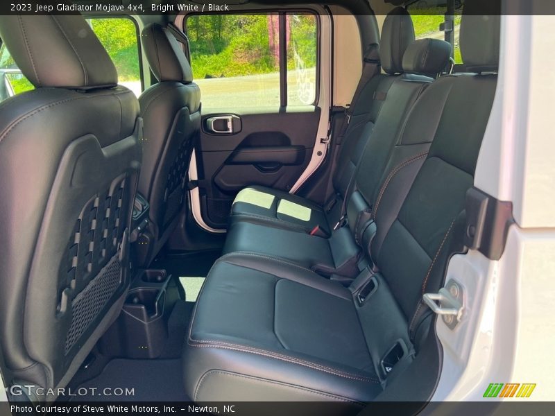 Bright White / Black 2023 Jeep Gladiator Mojave 4x4
