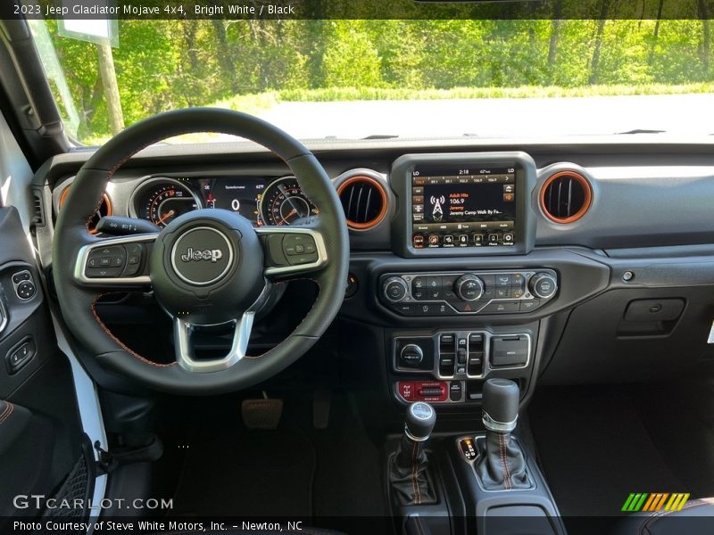Bright White / Black 2023 Jeep Gladiator Mojave 4x4